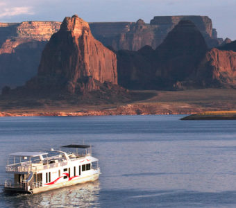 lake powell private boat tour